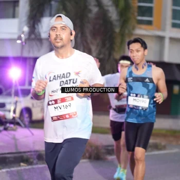Runner Photo 7990843