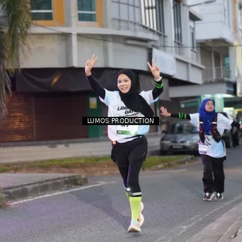 Runner Photo 7990943