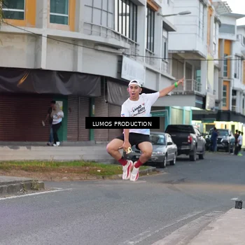 Runner Photo 7991100