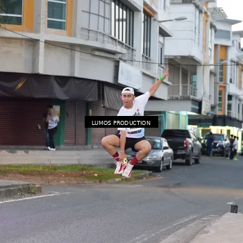 Runner Photo 7991103