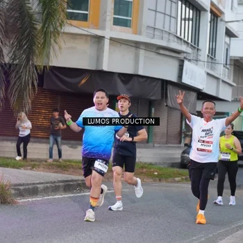 Runner Photo 7991142