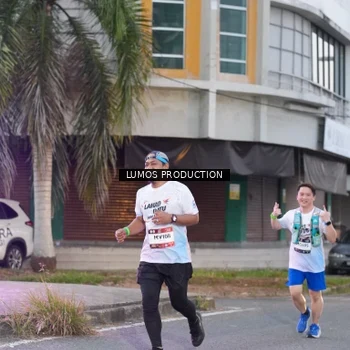 Runner Photo 7991330