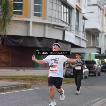 Runner Photo 7991696