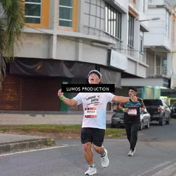 Runner Photo 7991697