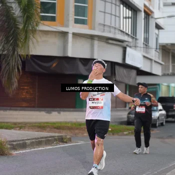Runner Photo 7991703
