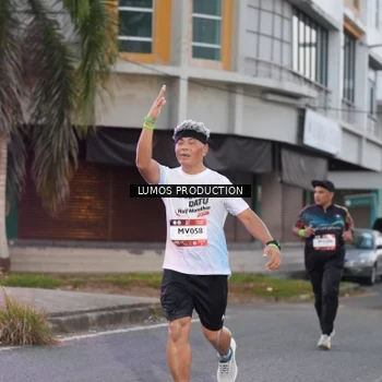 Runner Photo 7991706