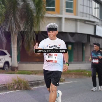Runner Photo 7991716