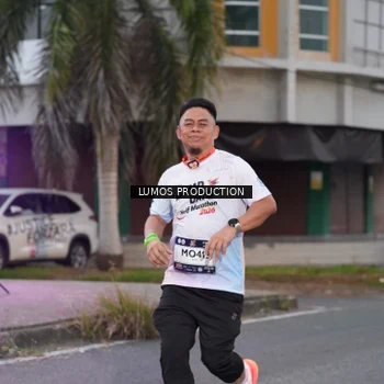 Runner Photo 7992029