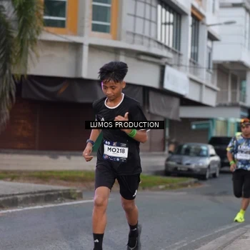 Runner Photo 7992045