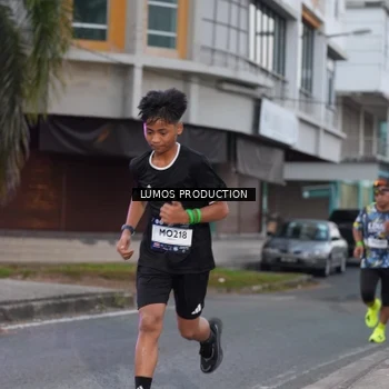 Runner Photo 7992051