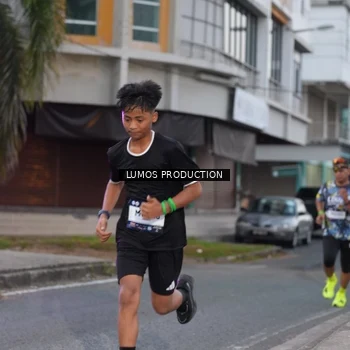 Runner Photo 7992058