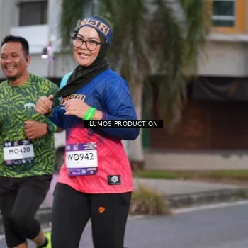 Runner Photo 7992100