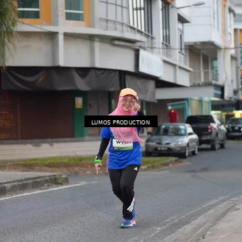 Runner Photo 7992372