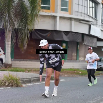 Runner Photo 7992657