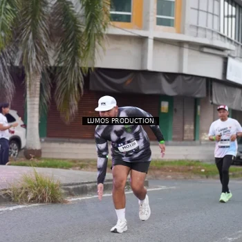 Runner Photo 7992664
