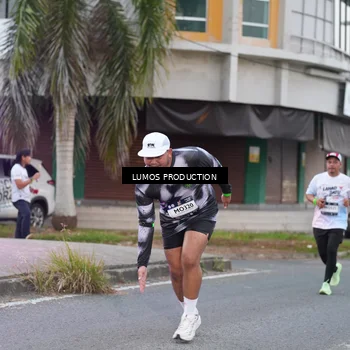 Runner Photo 7992666