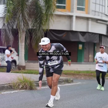 Runner Photo 7992672