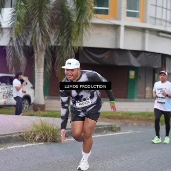 Runner Photo 7992675