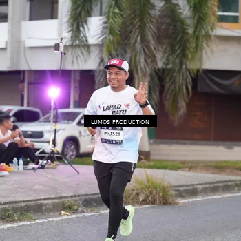Runner Photo 7992697