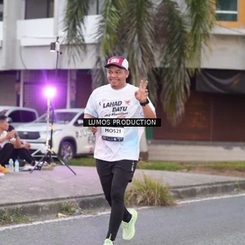 Runner Photo 7992705