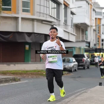 Runner Photo 7992771