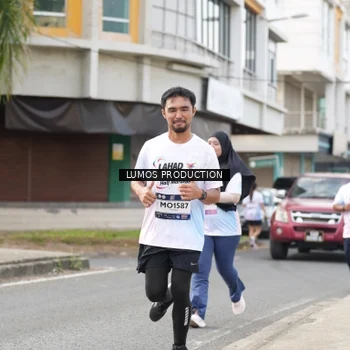 Runner Photo 7993800