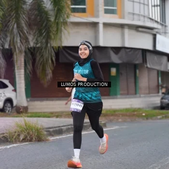 Runner Photo 7994009