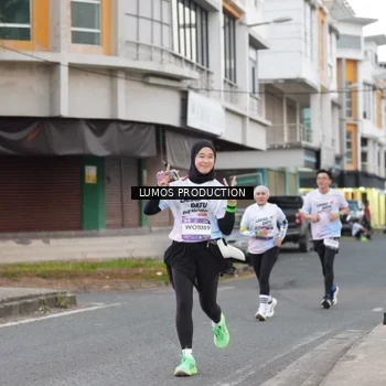 Runner Photo 7994159