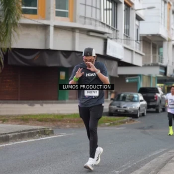 Runner Photo 7994302