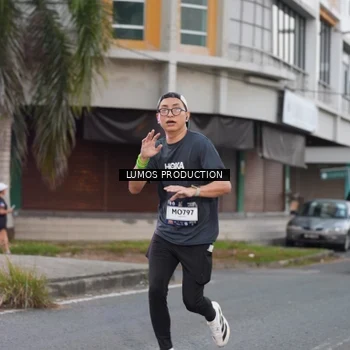 Runner Photo 7994318