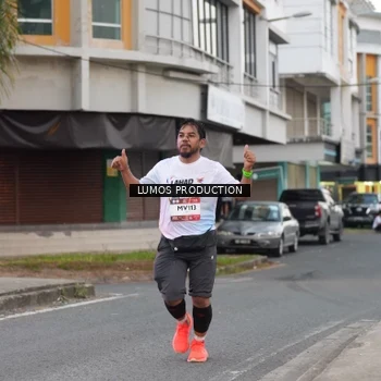 Runner Photo 7994363