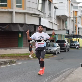 Runner Photo 7994364