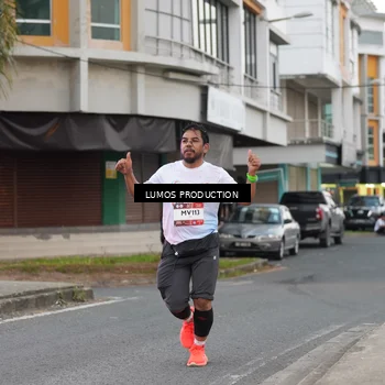 Runner Photo 7994366