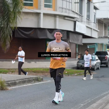 Runner Photo 7994421