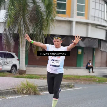 Runner Photo 7994571