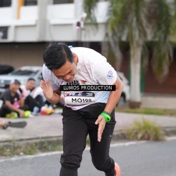 Runner Photo 7994602