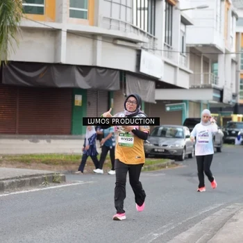 Runner Photo 7994712