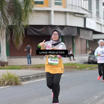 Runner Photo 7994723