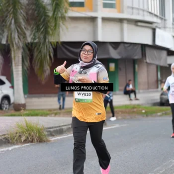 Runner Photo 7994735