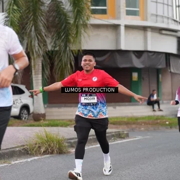 Runner Photo 7994851