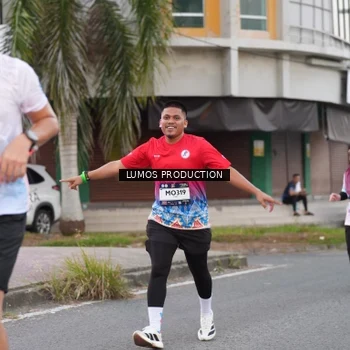 Runner Photo 7994858