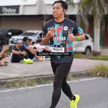 Runner Photo 7994940