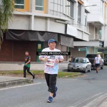 Runner Photo 7994953