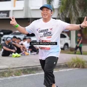 Runner Photo 7995009