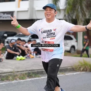 Runner Photo 7995010