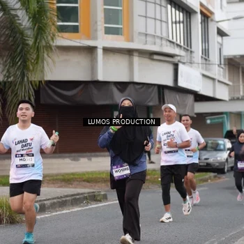 Runner Photo 7995079
