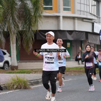Runner Photo 7995101