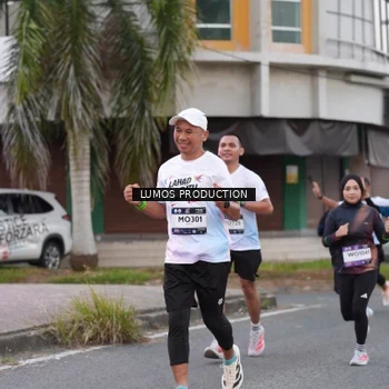 Runner Photo 7995111