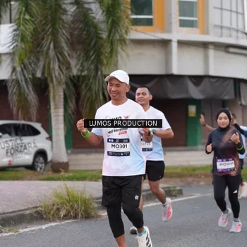 Runner Photo 7995112