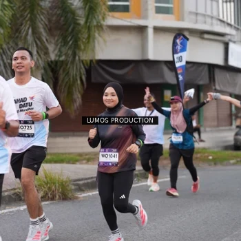 Runner Photo 7995113